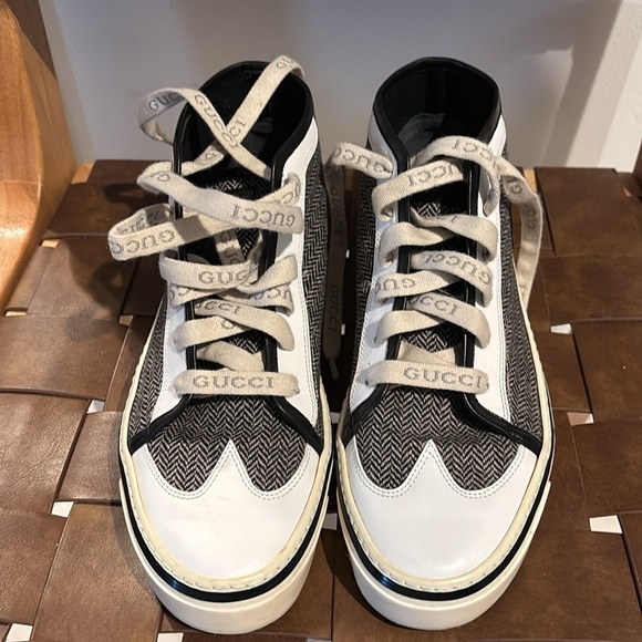 Gucci Sneakers - Picture 3 of 8